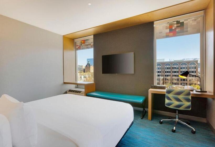 اتاق لوکس با تخت بزرگ, Aloft Hotel Milwaukee Downtown