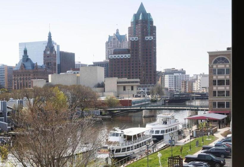 اتاق لوکس با تخت بزرگ, Aloft Hotel Milwaukee Downtown
