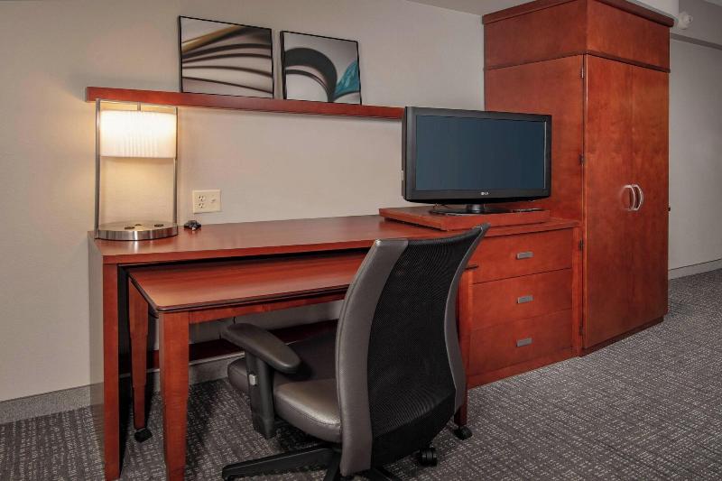 اتاق استاندارد با تخت بزرگ, Courtyard By Marriott Hagerstown