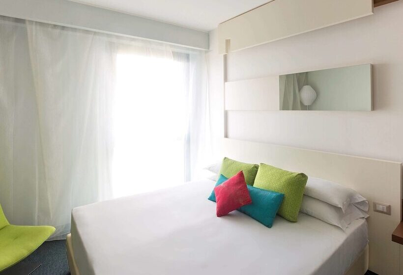 اتاق سوپریور با بالکن, Ibis Styles Roma Eur