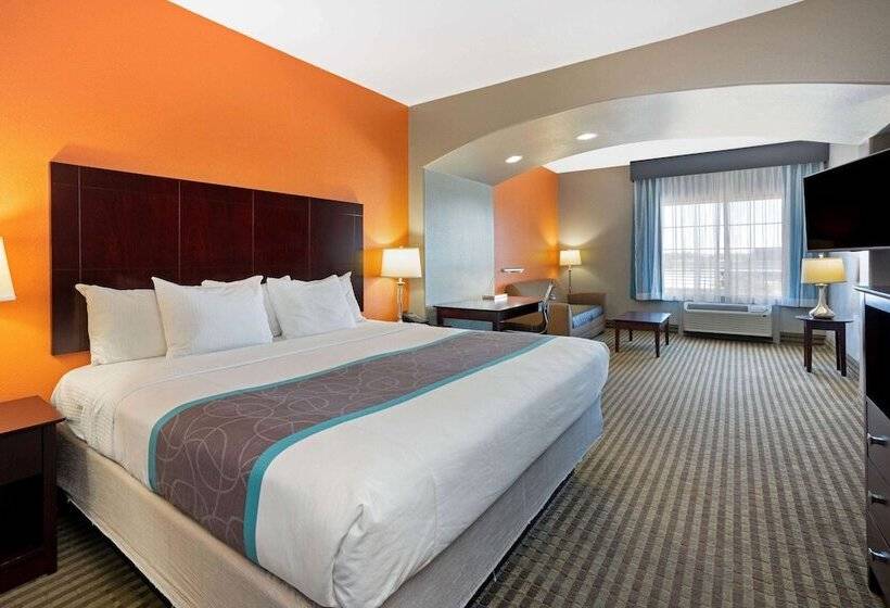 Deluxe Room, La Quinta Inn & Suites By Wyndham Houston Bush Intl Airpt E