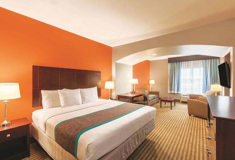 Deluxe Room, La Quinta Inn & Suites By Wyndham Houston Bush Intl Airpt E