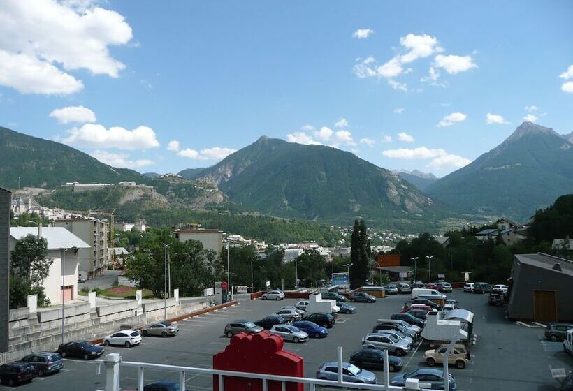 Классический Номер, Suite Home Briancon Serre Chevalier