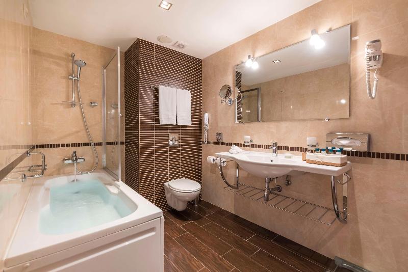 اتاق سوپریور با تخت بزرگ, The Westin Washington Dulles Airport