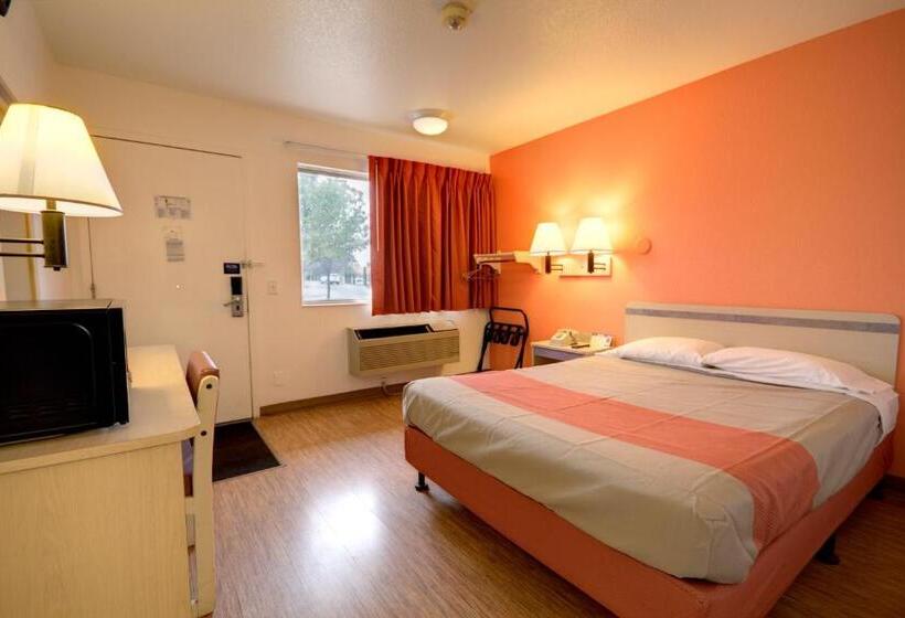 اتاق لوکس چهار تخته, Motel 6alamogordo, Nm