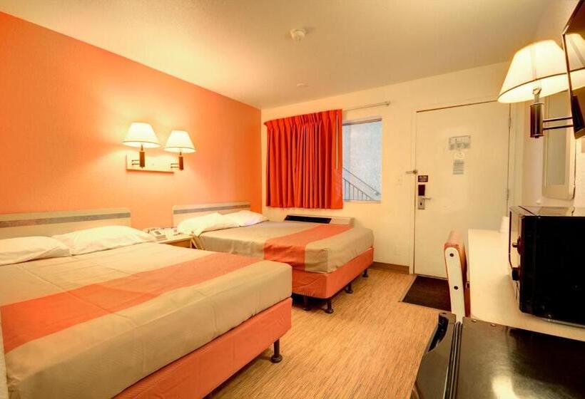 اتاق لوکس چهار تخته, Motel 6alamogordo, Nm