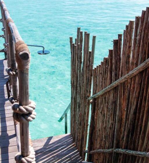 ویلای 1 خوابه, Constance Moofushi Maldives   All Inclusive