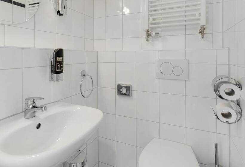 اتاق استاندارد چهار تخته, a&o Frankfurt Galluswarte