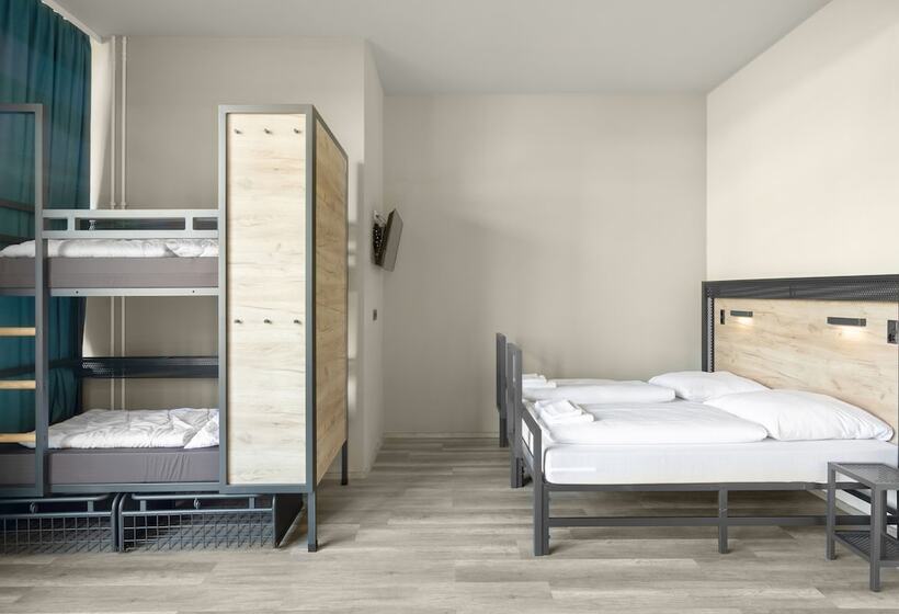اتاق استاندارد چهار تخته, a&o Frankfurt Galluswarte