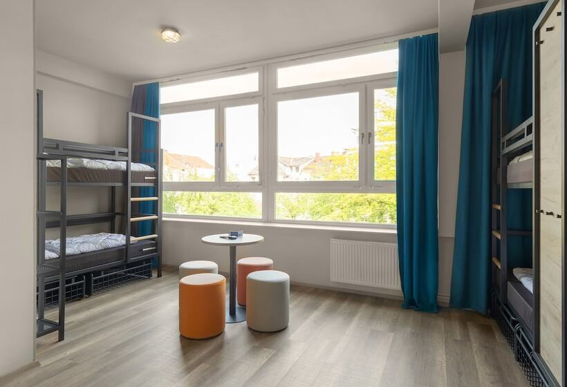 تختخواب در اتاق مشترک, a&o Frankfurt Galluswarte
