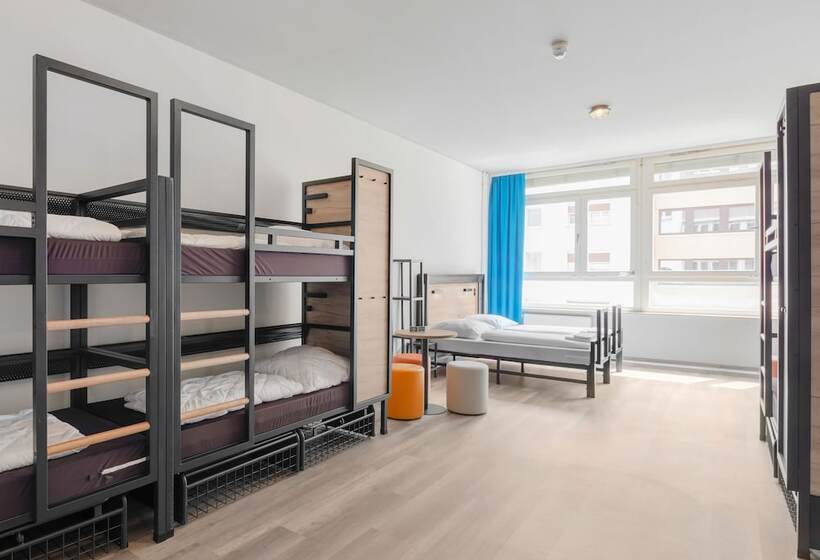 تختخواب در اتاق مشترک, a&o Frankfurt Galluswarte