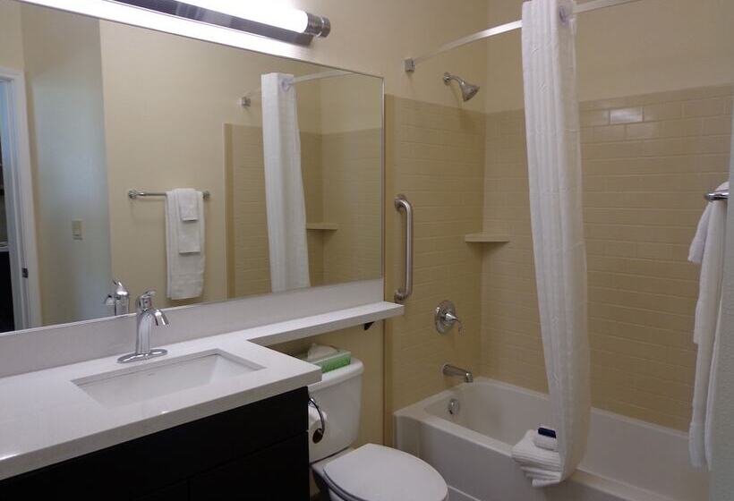 استودیوی استاندارد, Candlewood Suites Odessa, An Ihg
