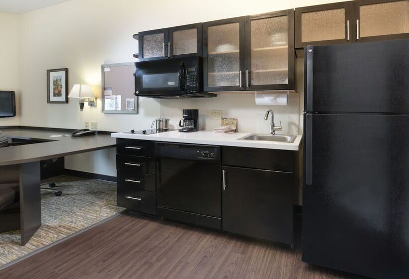 استودیوی استاندارد, Candlewood Suites Odessa, An Ihg