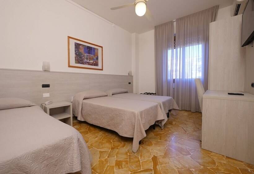 Standard Triple Room, Careggi