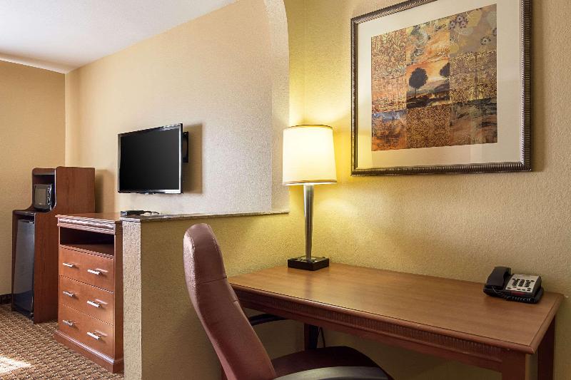 سوئیت با تخت بزرگ, Econo Lodge Inn & Suites Little Rock Sw