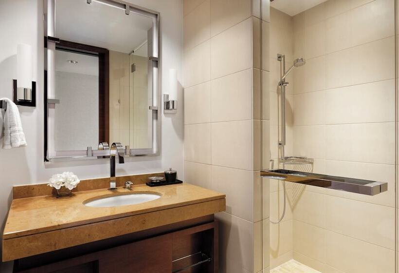 اتاق دلوکس مخصوص معلولین, Four Seasons Hotel Denver