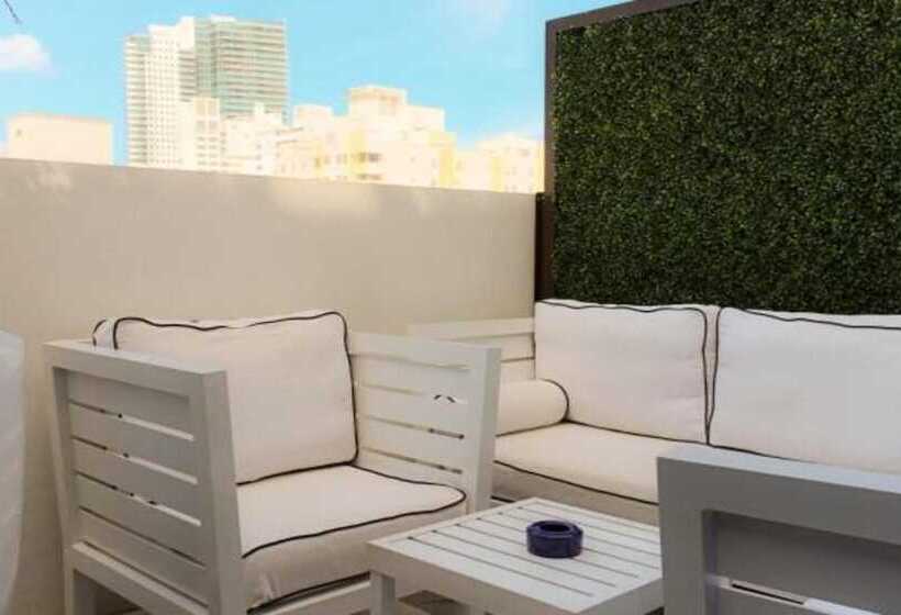اتاق استاندارد با تخت دوبل, Gale South Beach, Curio Collection By Hilton