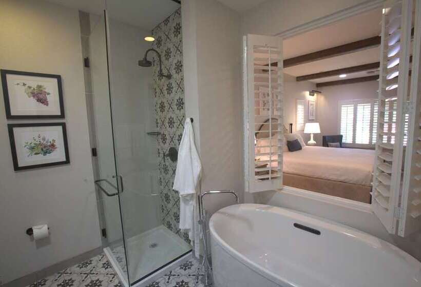 اتاق استاندارد با تخت بزرگ, Gale South Beach, Curio Collection By Hilton
