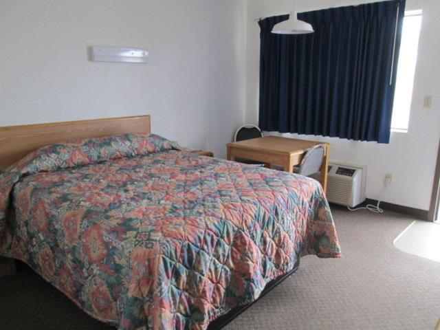 اتاق استاندارد یک نفره, Motel 10
