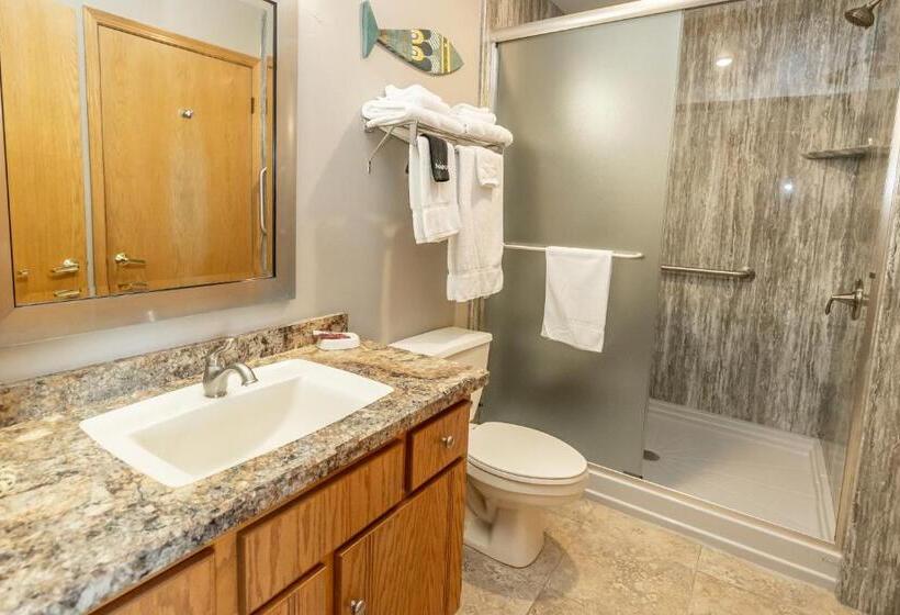 سوییت, Westwood Shores Waterfront Resort