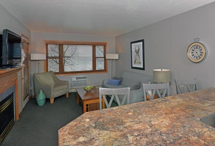سوئیت پریمیوم, Westwood Shores Waterfront Resort