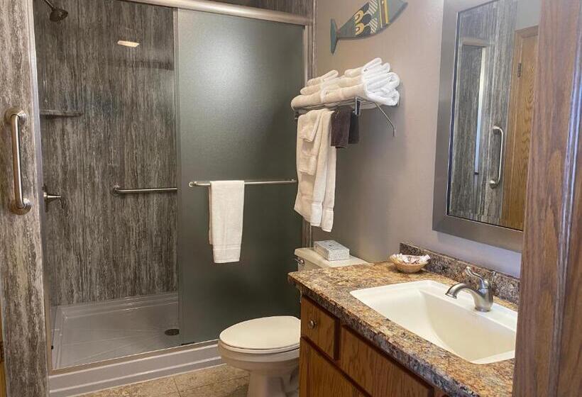 سوئیت پریمیوم, Westwood Shores Waterfront Resort