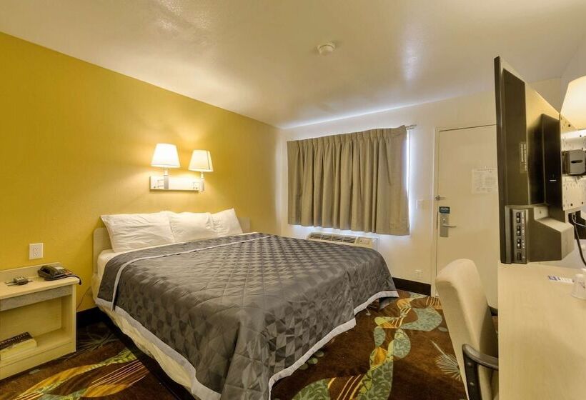 Basic Room Double Bed, Americas Best Value Inn Amarillo Airport