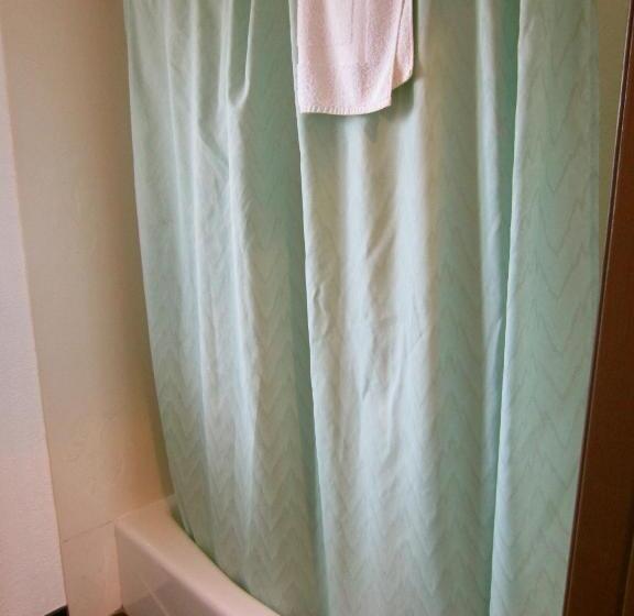 اتاق استاندارد, Deluxe Inn Redwood City
