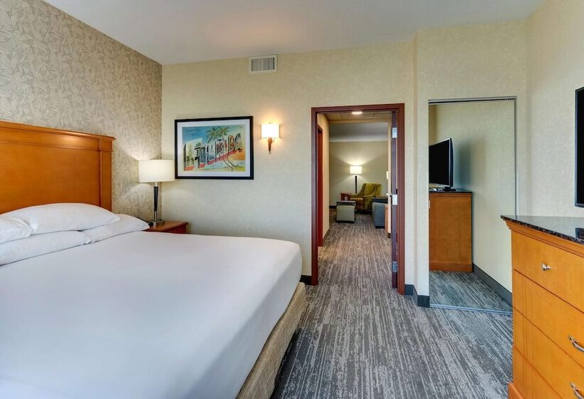سوئیت 2 خوابه, Drury Inn & Suites  Universal Orlando Resort™