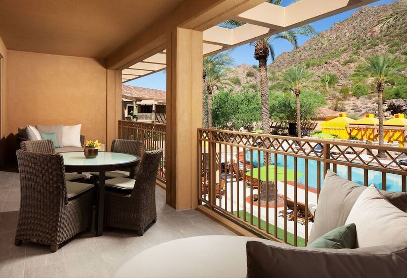 سوییت با چشم‌انداز استخر, The Canyon Suites At The Phoenician, A Luxury Collection Resort, Scottsdale