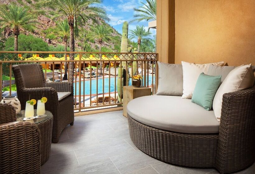سوییت با چشم‌انداز استخر, The Canyon Suites At The Phoenician, A Luxury Collection Resort, Scottsdale