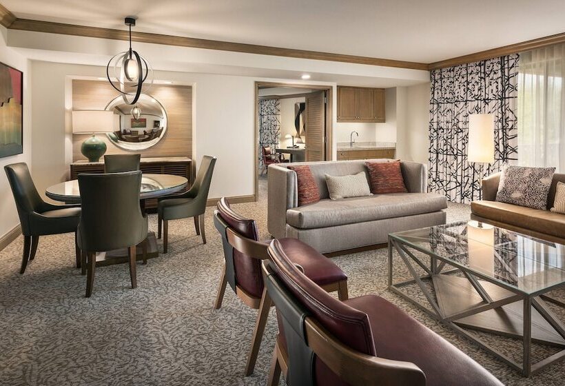 سوئیت با چشم‌انداز زمین گلف, The Canyon Suites At The Phoenician, A Luxury Collection Resort, Scottsdale
