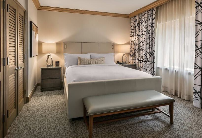 سوئیت با چشم‌انداز زمین گلف, The Canyon Suites At The Phoenician, A Luxury Collection Resort, Scottsdale