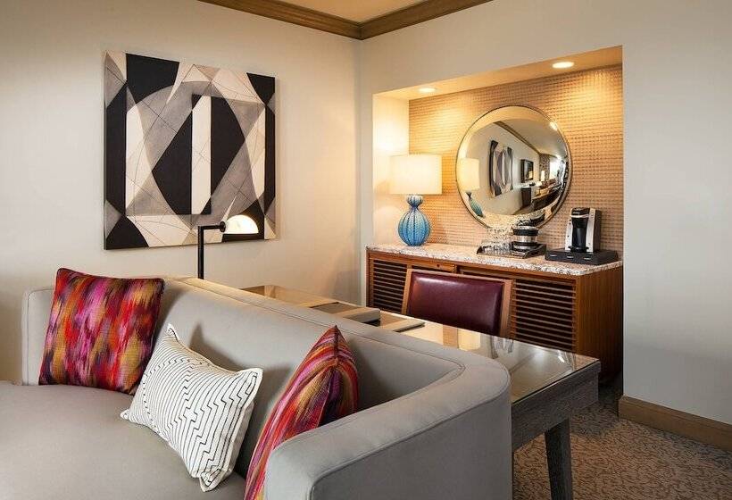 سوئیت با چشم‌انداز زمین گلف, The Canyon Suites At The Phoenician, A Luxury Collection Resort, Scottsdale
