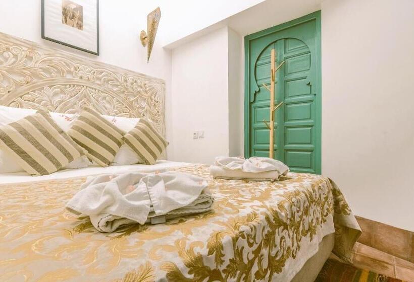 سوییت جونیور, Riad Swaka