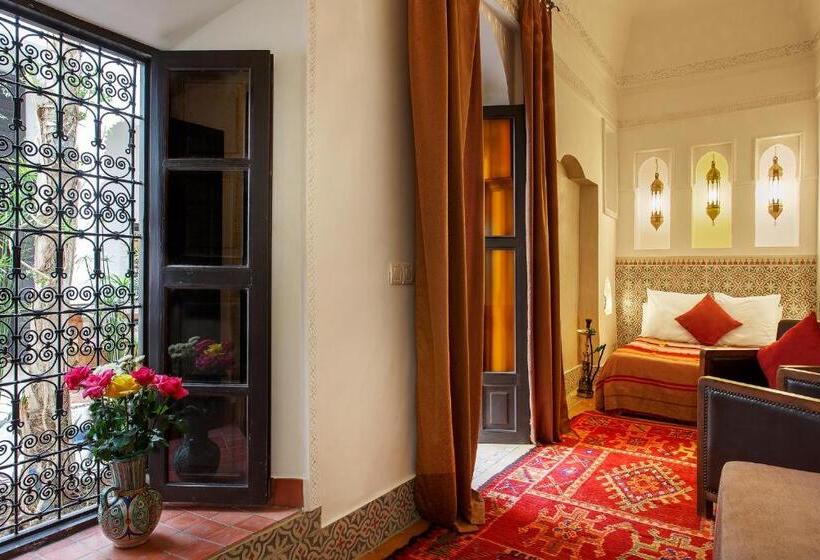 سوییت جونیور, Riad Swaka