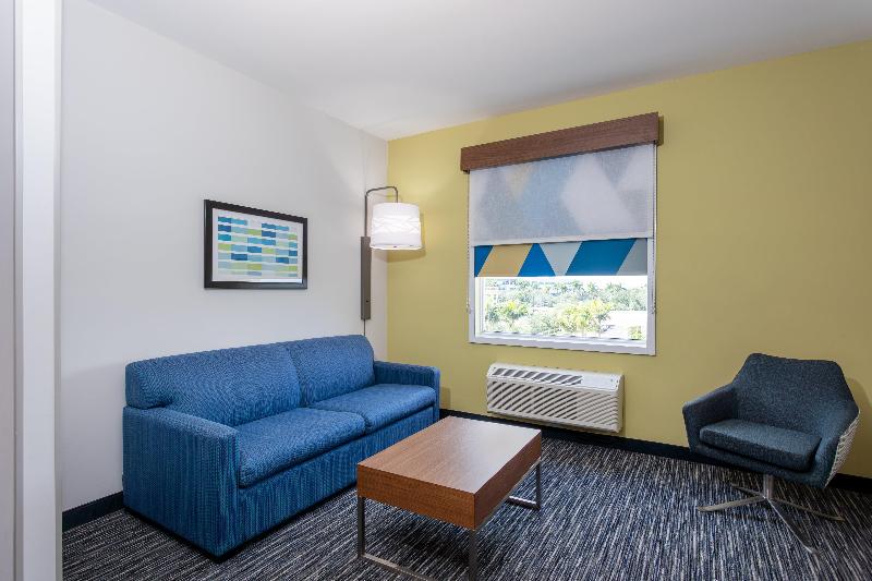 سوئیت با تخت بزرگ, Holiday Inn Express & Suites   Miramar, An Ihg