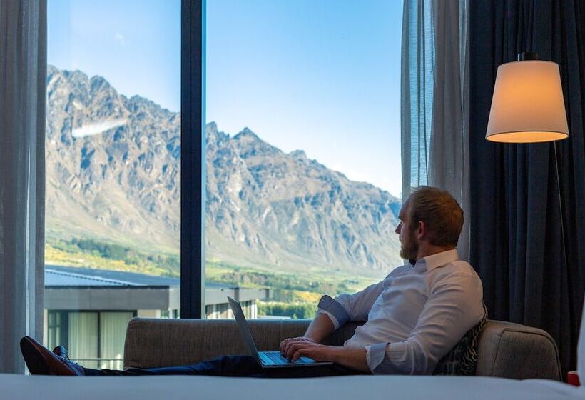 اتاق استاندارد با چشم‌انداز کوهستان, Holiday Inn Queenstown Remarkables Park