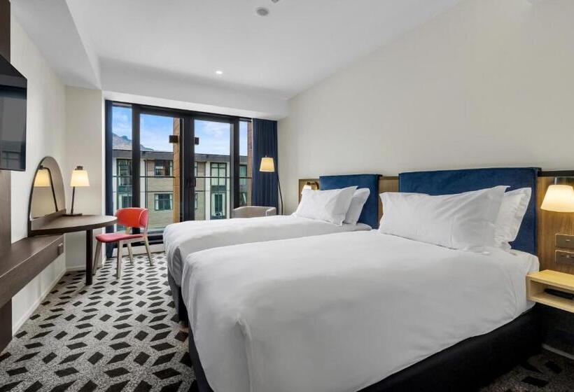 اتاق استاندارد با بالکن, Holiday Inn Queenstown Remarkables Park