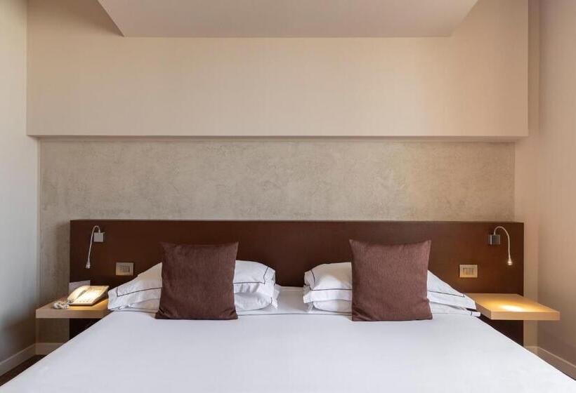 اتاق خانوادگی تودرتو, Airporthotel Verona Congress & Relax