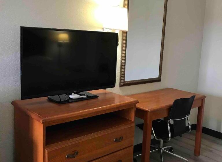 اتاق استاندارد با تخت بزرگ, Walnut Inn   Checotah