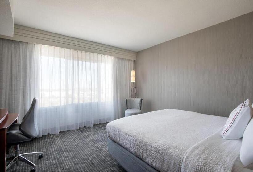 سوئیت با تخت بزرگ, Courtyard By Marriott Fort Smith Downtown