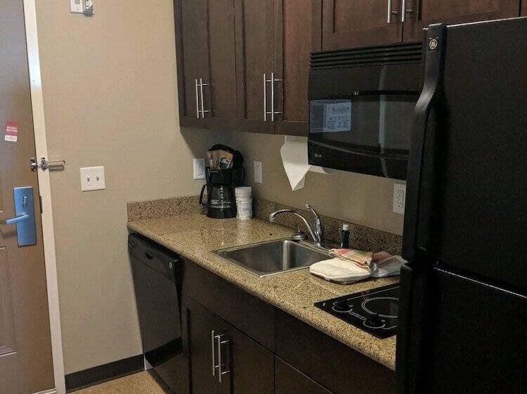 سوئیت برای معلولان, Hawthorn Suites By Wyndham Williston