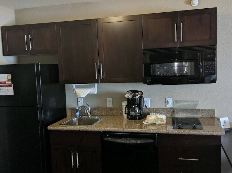 سوئیت برای معلولان, Hawthorn Suites By Wyndham Williston