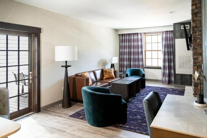 Suite Cama King, Holiday Inn Resort Deadwood Mountain Grand, An Ihg