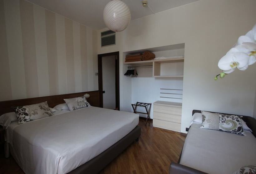 اتاق استاندارد سه نفره, Park Hotel Meublé