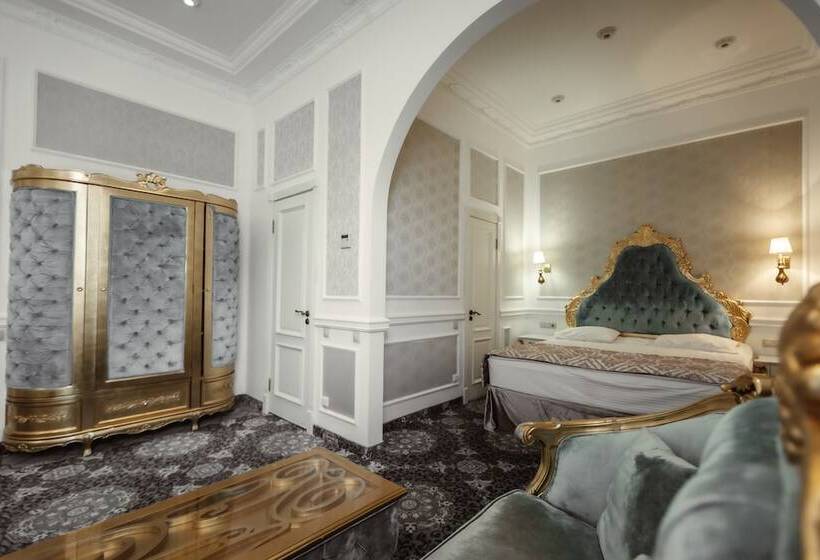 سوییت جونیور, Royal Grand
