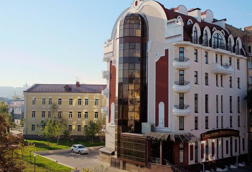 اتاق استاندارد, Staro