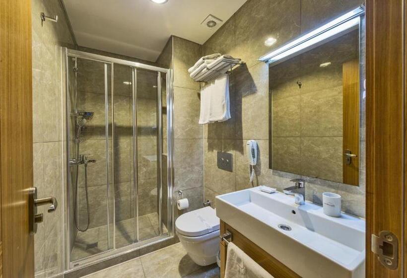 اتاق استاندارد سه نفره, The Meretto Hotel Istanbul Old City