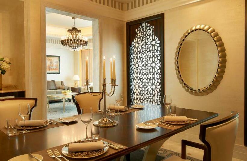 Suite Cama King, The St. Regis Abu Dhabi